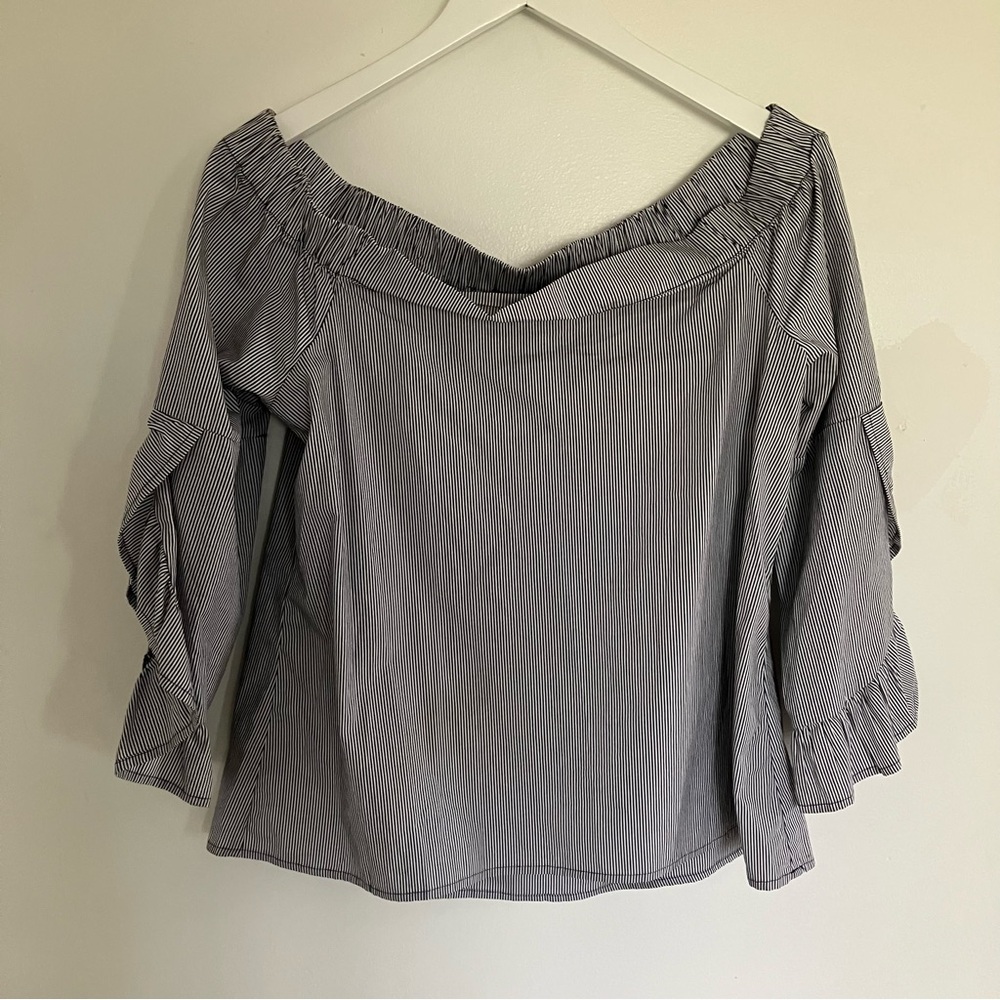Off-the-Shoulder Striped Blouse with Ruffle Sleeves | Chic & Flowy | Size M